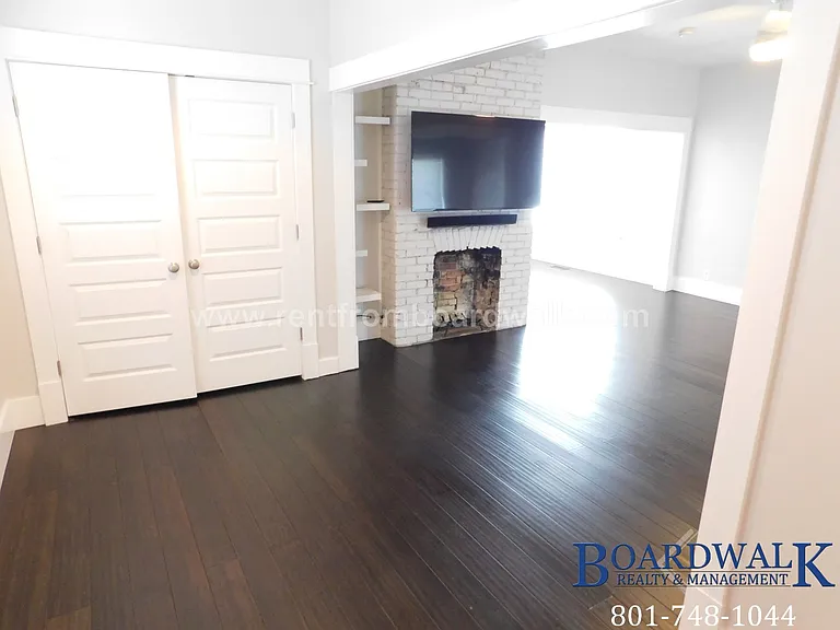 657 E Warnock Ave — Photo 15
