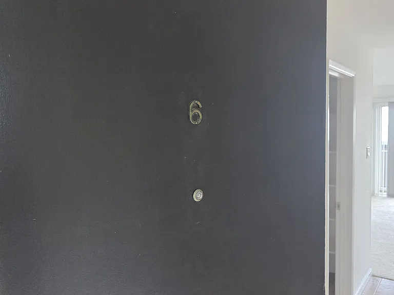 10 Argent Aly #6 — Photo 17
