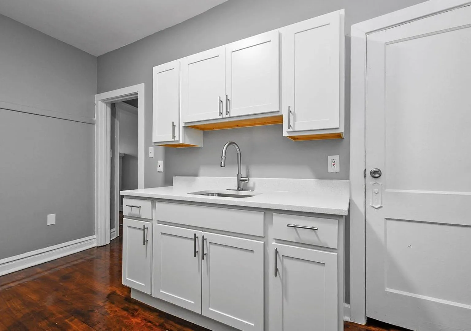 7557-59 S. Calumet Ave. / 348-58 E 76th St. — Photo 4