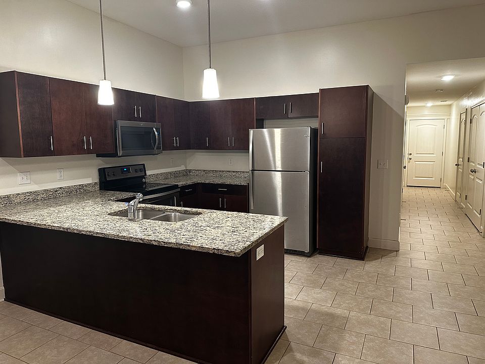 1st image of 9421 N Robinhood Ave
