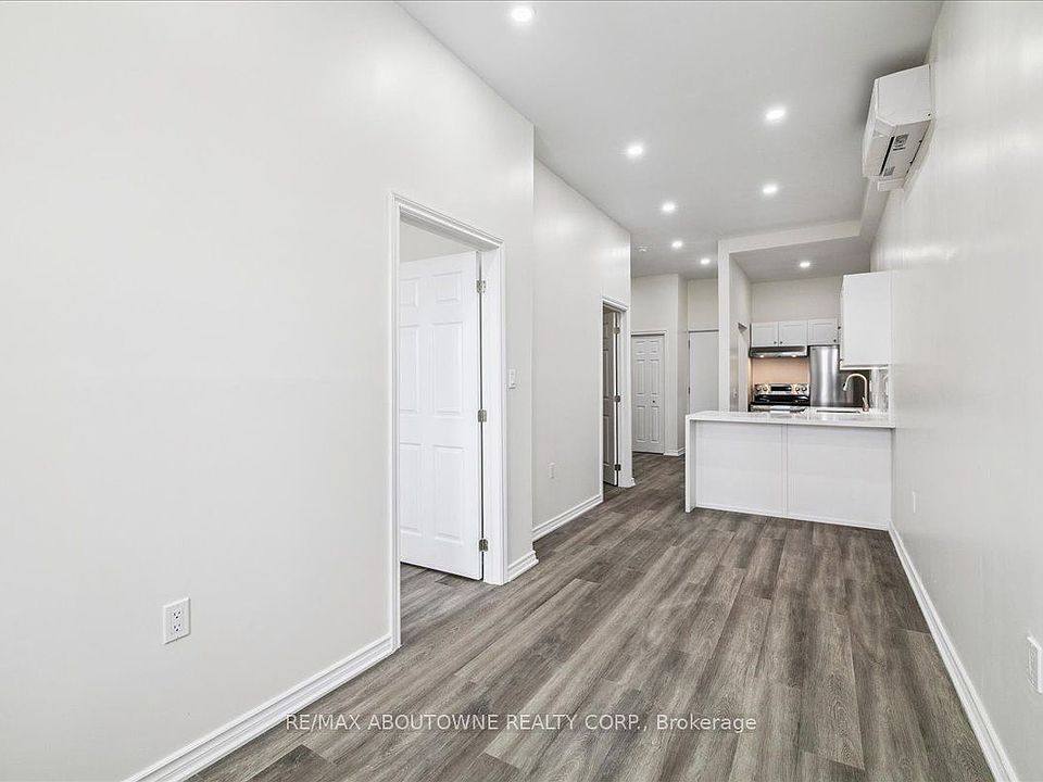1st image of 68 Peel St #3