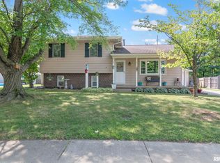 35 Roundtable Rd, Springfield, IL 62704