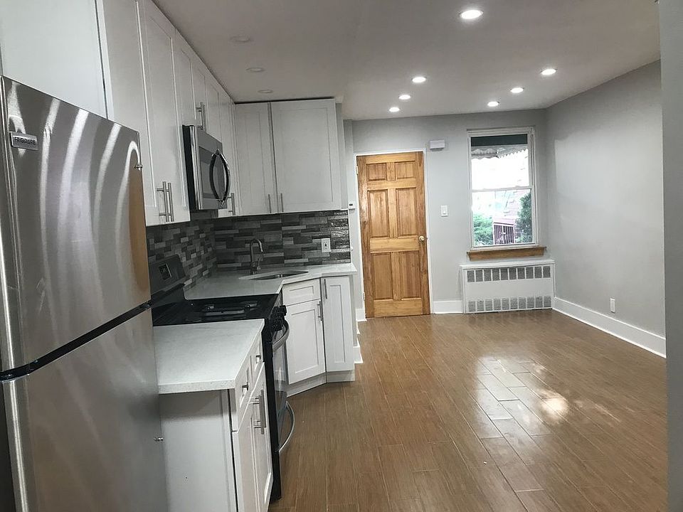 1st image of 1729 E 55th St #1