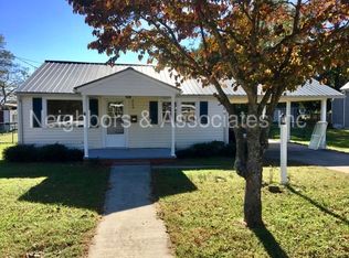 209 W Harnett St, Benson, NC 27504