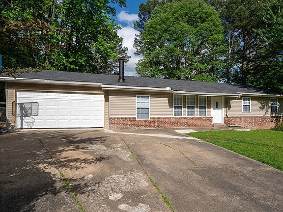 3rd image of 625 Cheryl Ln