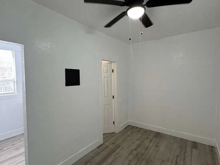676 SW 2nd St #1 — Photo 3