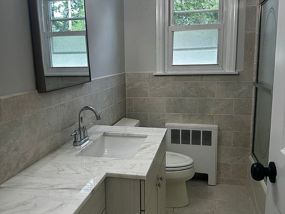 3rd image of 29 Hamilton Sq
