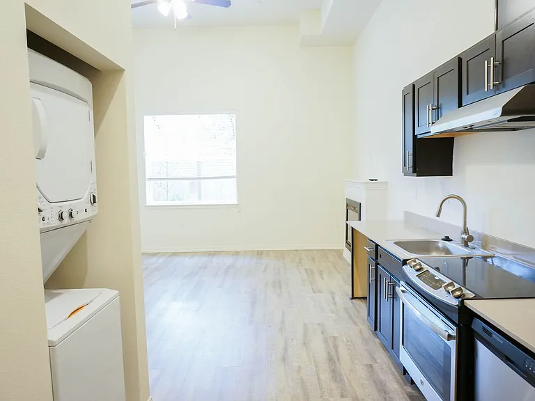 7180 N Leavitt Ave — Photo 12