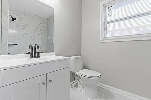 2053 Waverly Ave — Photo 15