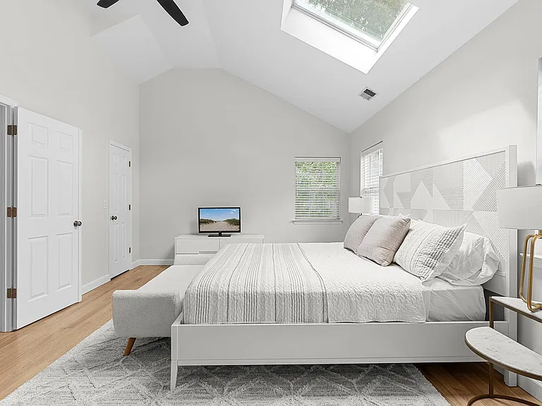 26 Squires Ave — Photo 12