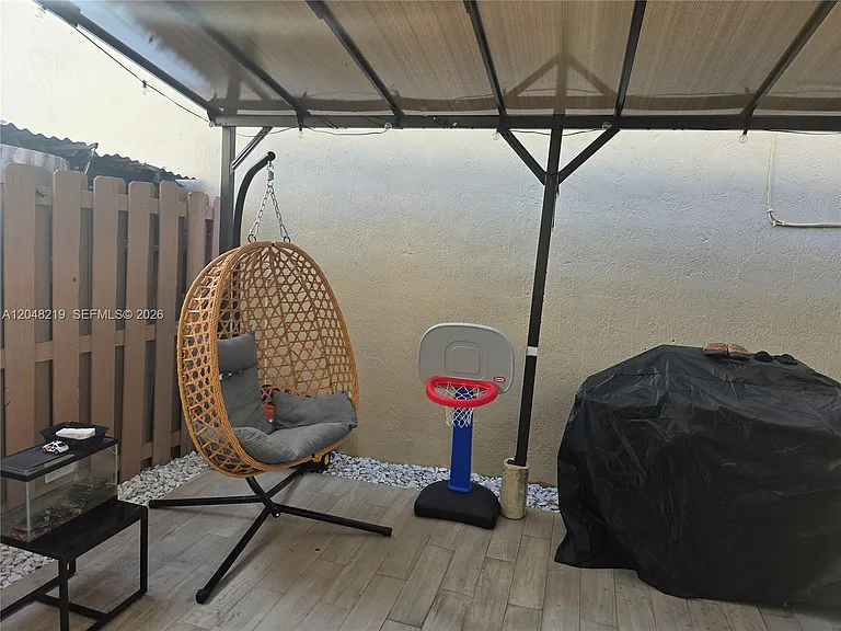 523 W 68th St #5 — Photo 32