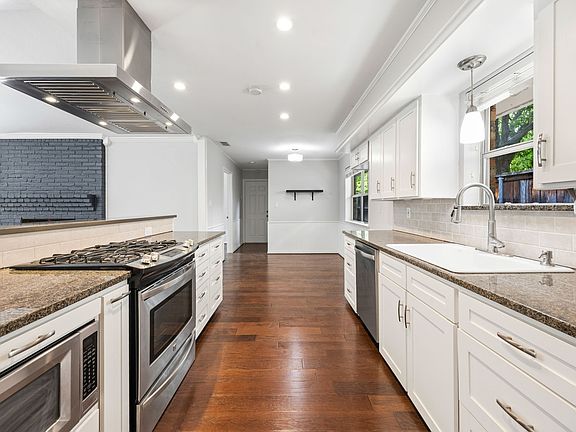 4th image of 9424 Hunters Creek Dr