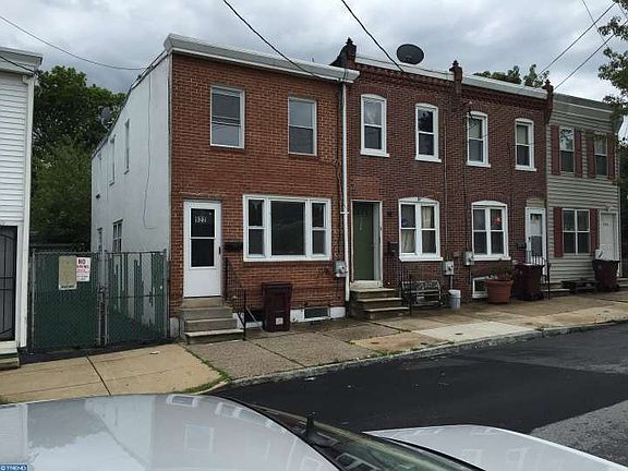2nd image of 922 Brown St