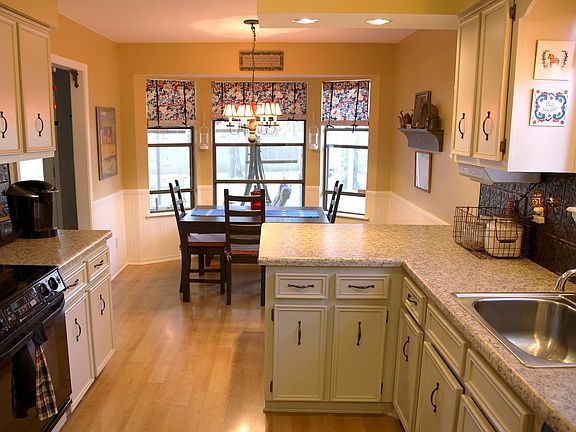 Kitchen with dining area