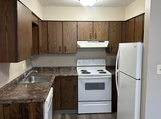 1200 Meadowview Dr, Marion, IA 52302