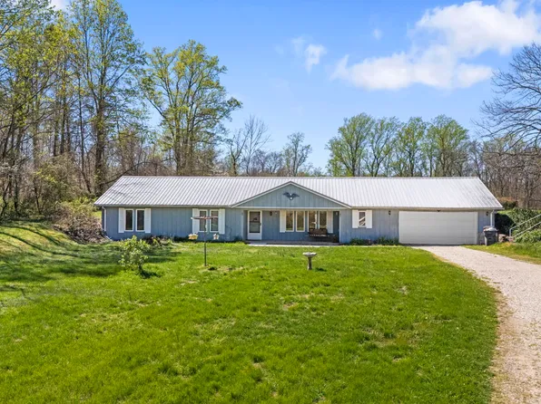 4566 S Sommerville Rd, Scottsburg, IN 47170