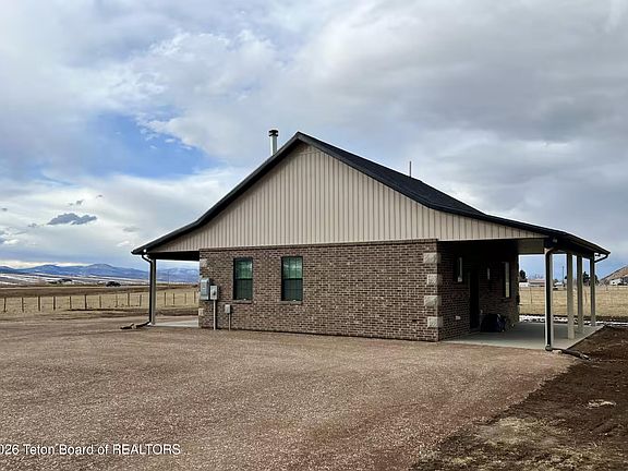 2nd image of 77034 Highway 89