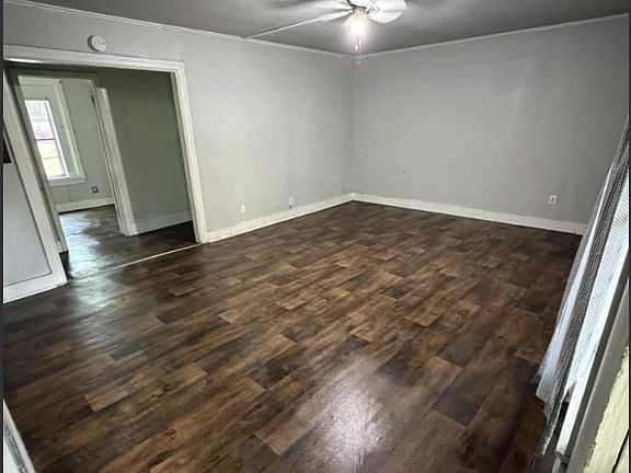3rd image of 178 Cobb St