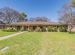 2415 Lakeview Cir, Arlington, TX 76013