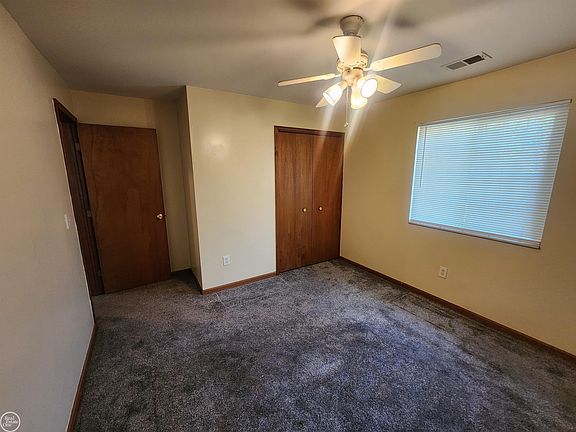 4th image of 30522 Oakridge Manor Dr