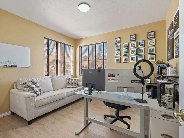 4350 Reginold Ct — Photo 32