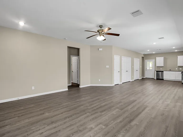811 Jefferson Ave — Photo 6
