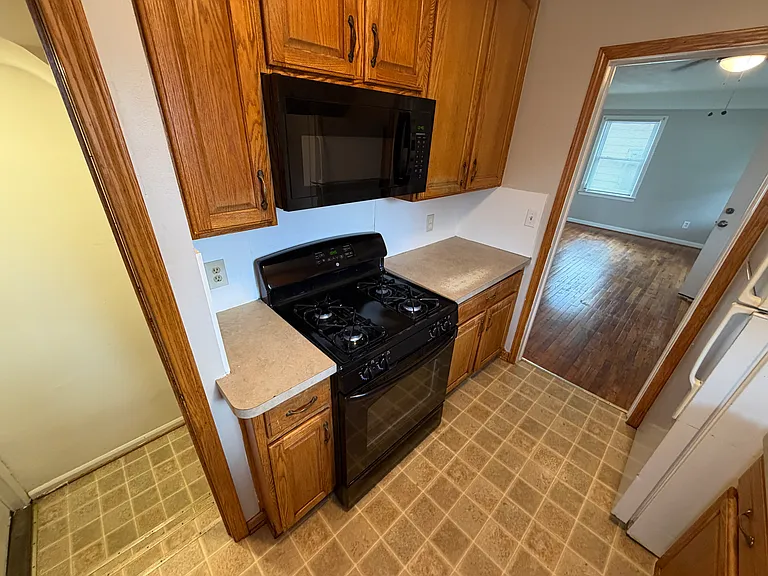 21802 Cushing Ave — Photo 14
