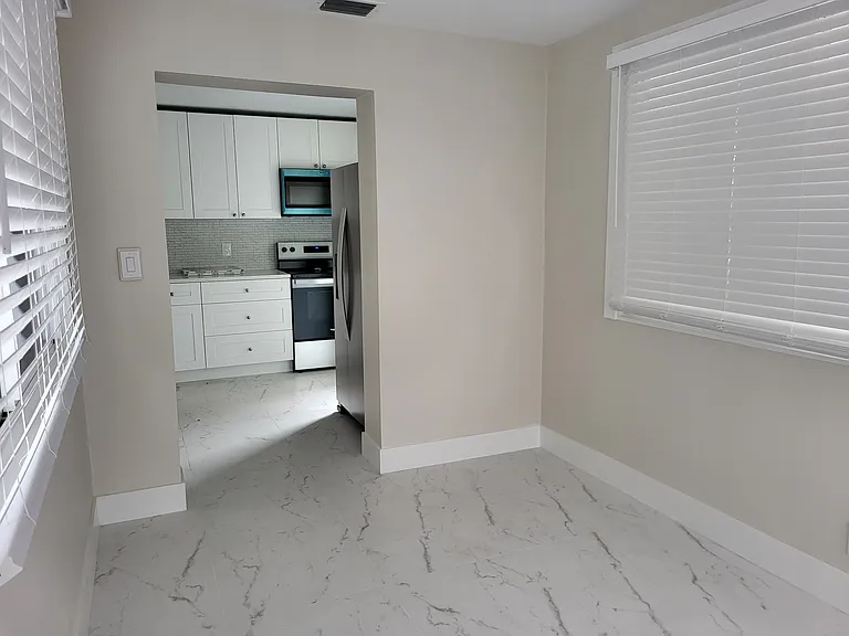 3231 NE 14th Ave — Photo 9