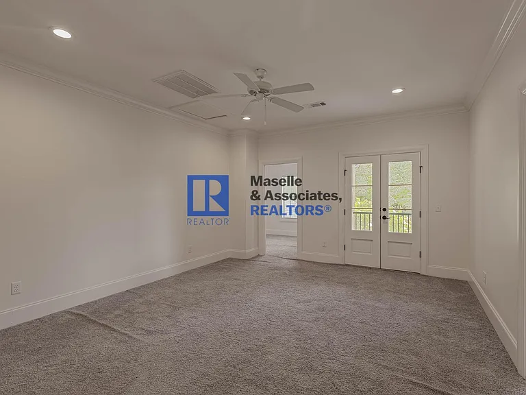 412 Dover Ln — Photo 49