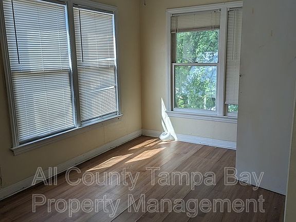 5th image of 2727 49th St S APT 4