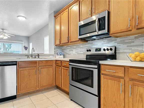 4th image of 10624 Savannah Wood Dr #89