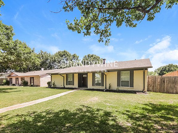 3rd image of 1821 Whiteoak Dr