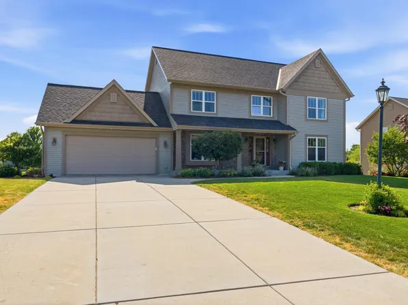 8224 S Shadwell CIRCLE, Franklin, WI 53132