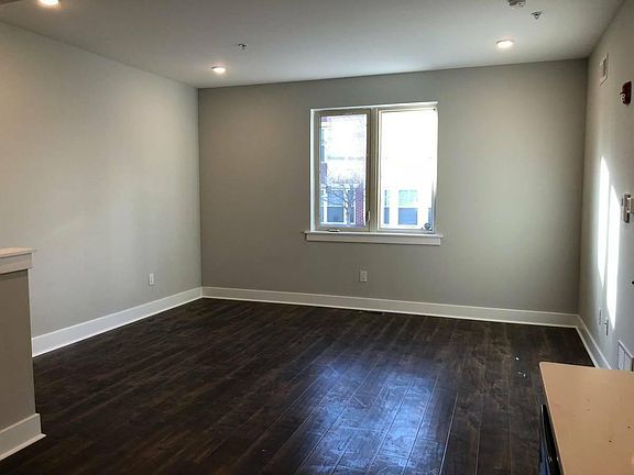 3rd image of 1417 N Franklin St #2A