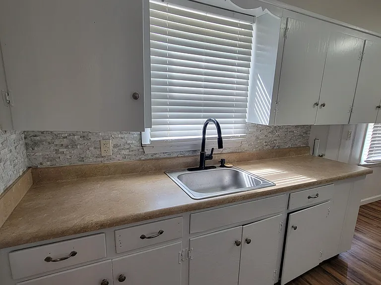 1314 Natalie St — Photo 2