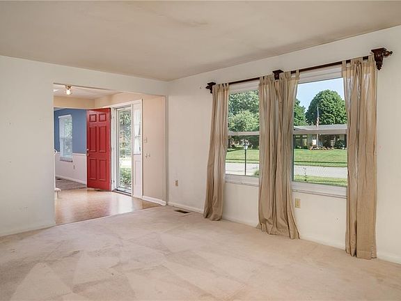 3rd image of 980 Fernshire Dr
