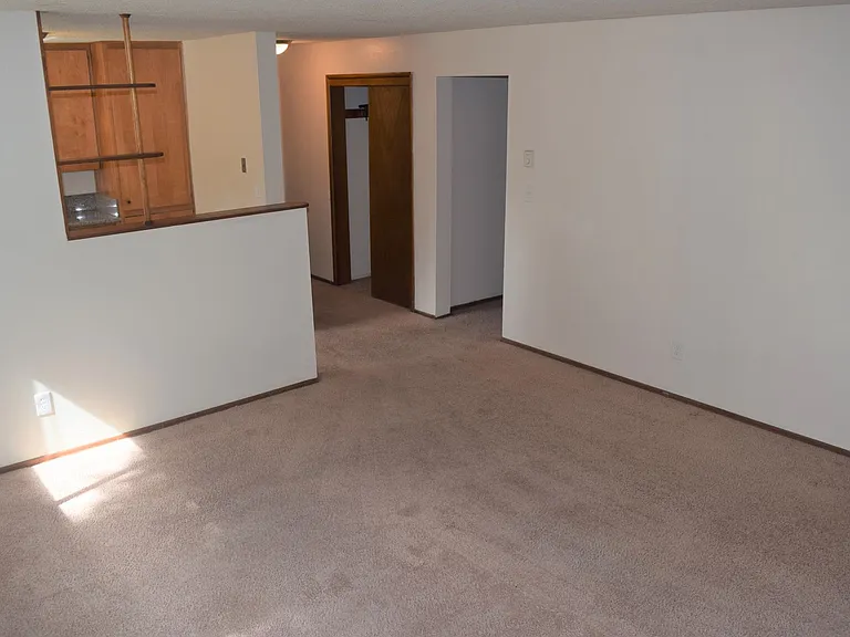 Sanders Apartments — Photo 17
