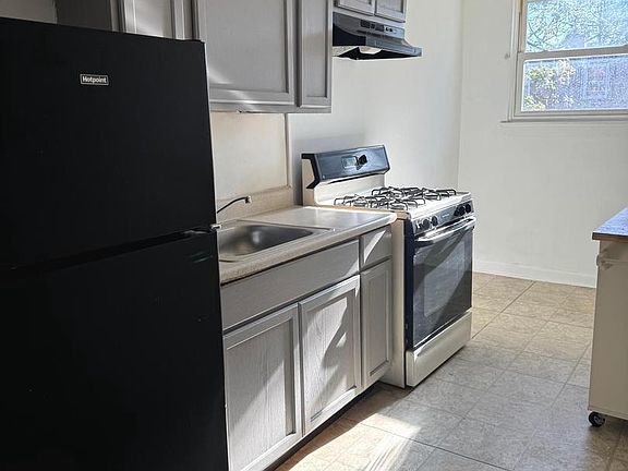 2nd image of 7736 Gilbert St