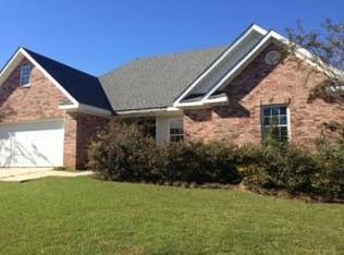8 Stratford Ct, Hattiesburg, MS 39402
