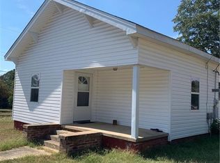 308 Hampton St, Iva, SC 29655