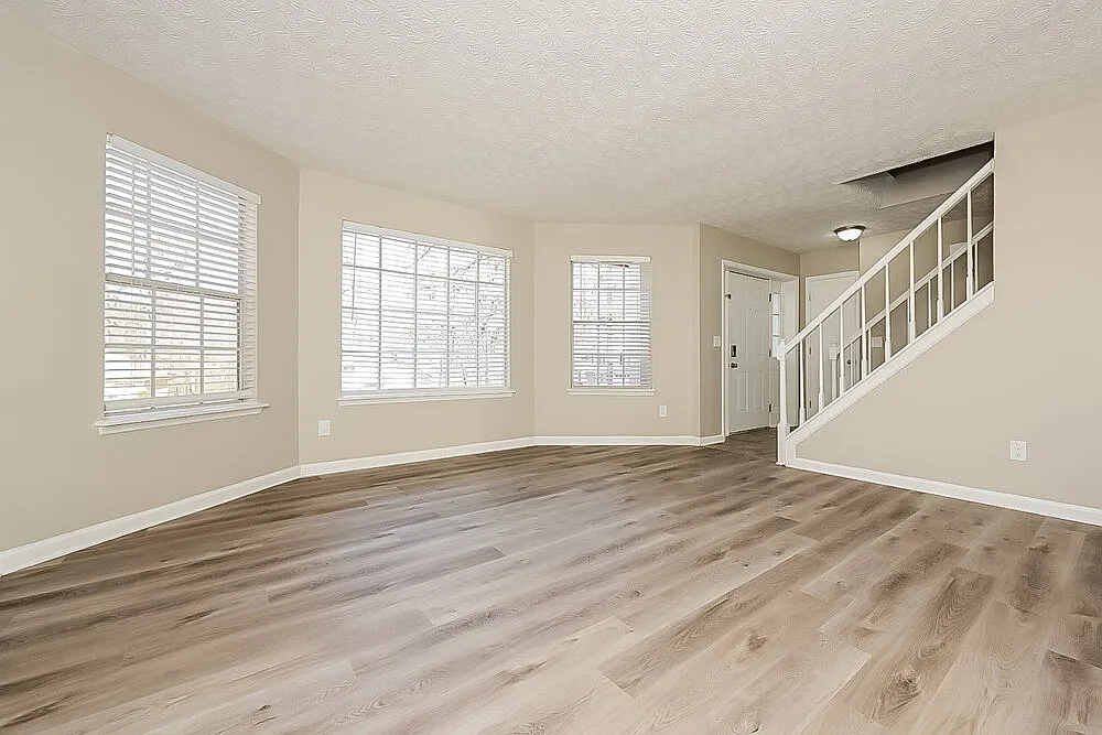 3 bed, 2.5 bath, 1892 sqft, $2,065 — Photo 4