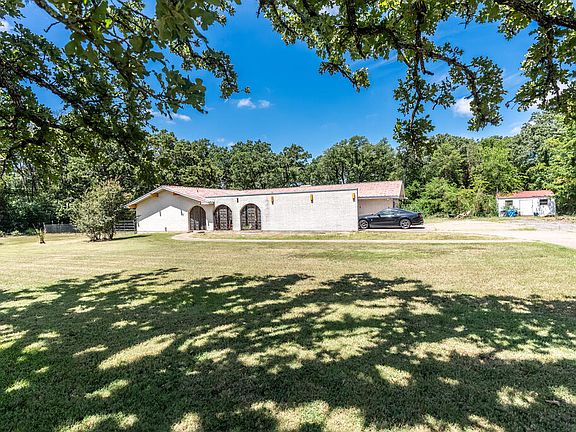 2nd image of 533 Sunnyvale Ln