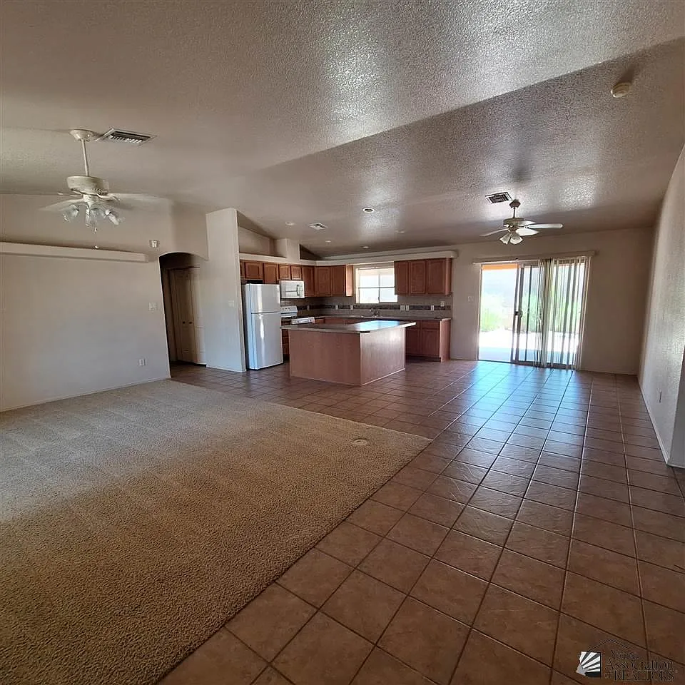 3 bed, 2.0 bath, 1571 sqft, $1,550 — Photo 4