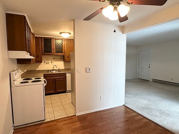 4th image of 40 Old Boorne Dr #B-3