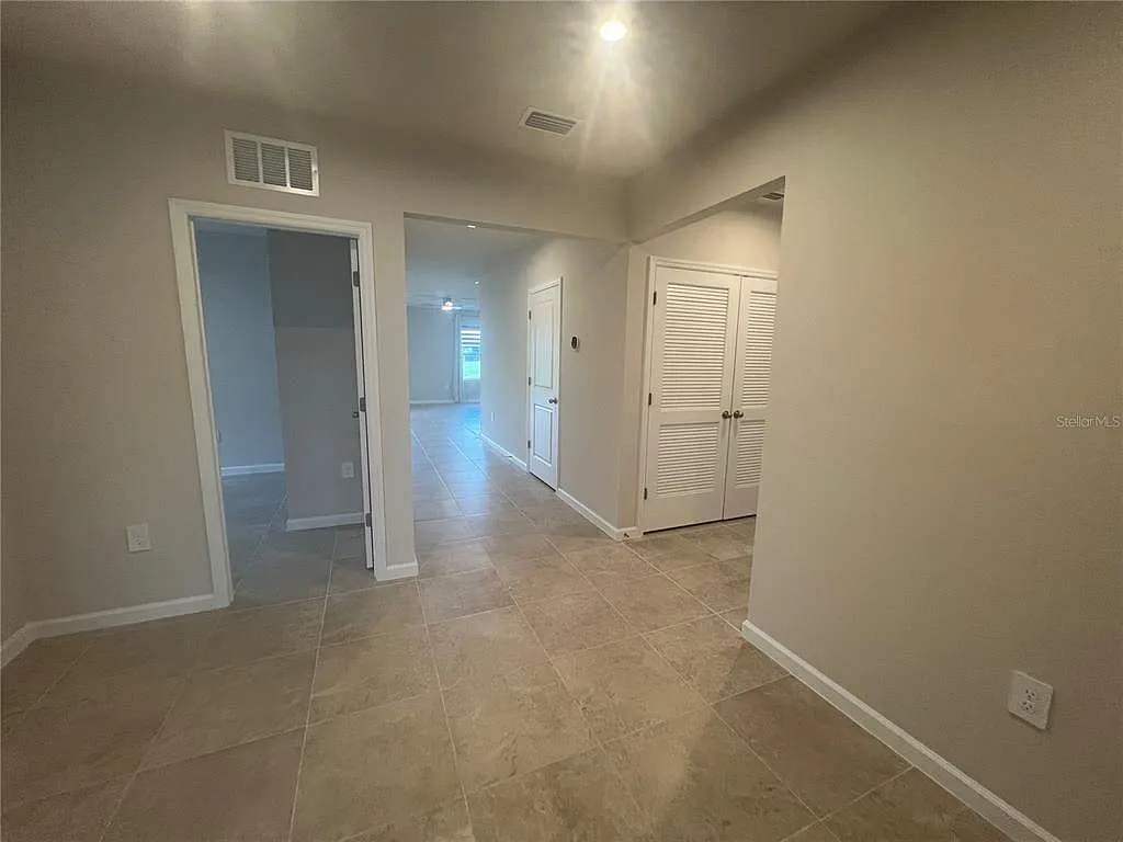 3 bed, 2.0 bath, 1815 sqft, $2,100 — Photo 4
