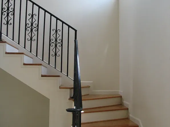 2907 N Coolidge Ave, Los Angeles, CA 90039