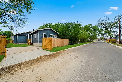 1225 Burnet St Photo 1