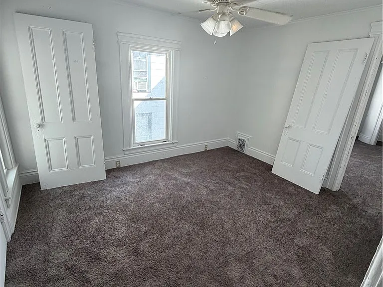 606 W Gray St — Photo 8