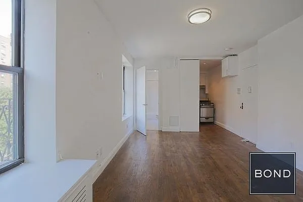 Rented by Bond New York | media 9