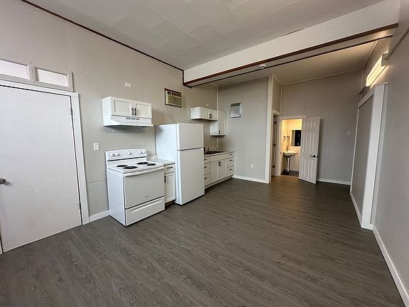 4th image of 35571 2nd St #4